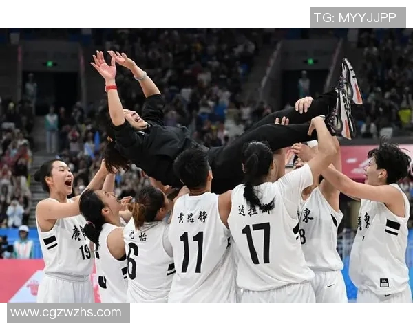 CCTV4中文国际频道：引领全球观众共同见证体育巅峰对决